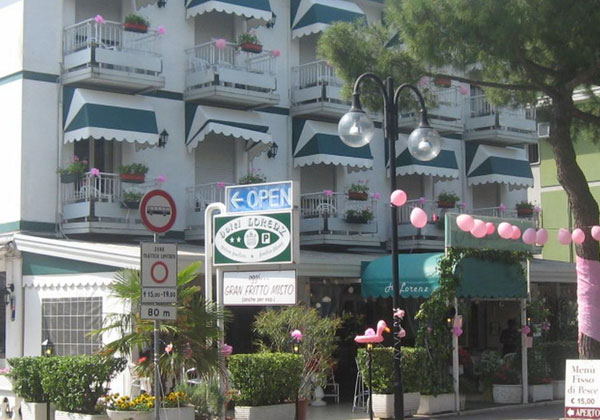 albergo-lorenz-esterno.jpg